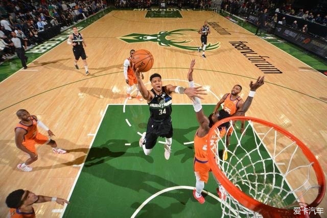 塔图姆31+8利拉德32分 凯尔特人险胜雄鹿7连胜